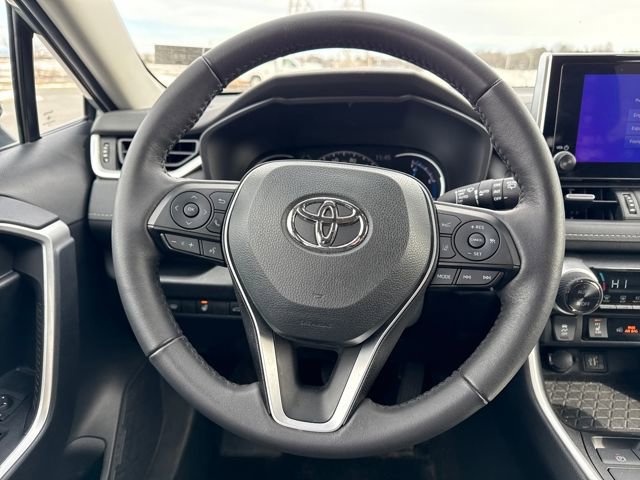 Used 2023 Toyota RAV4 XLE Premium image 20