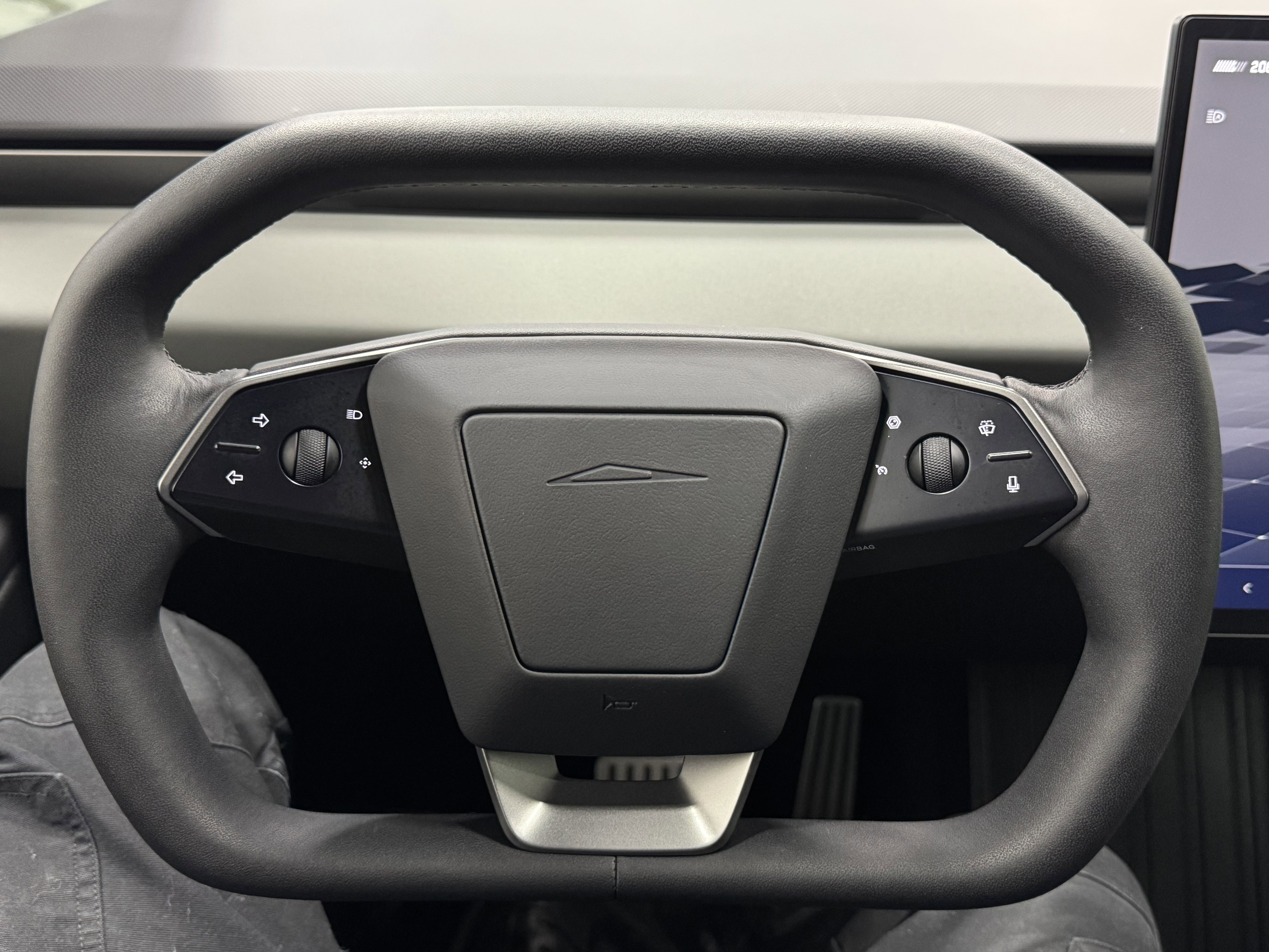 Used 2025 Tesla Cybertruck AWD Crew Cab image 24