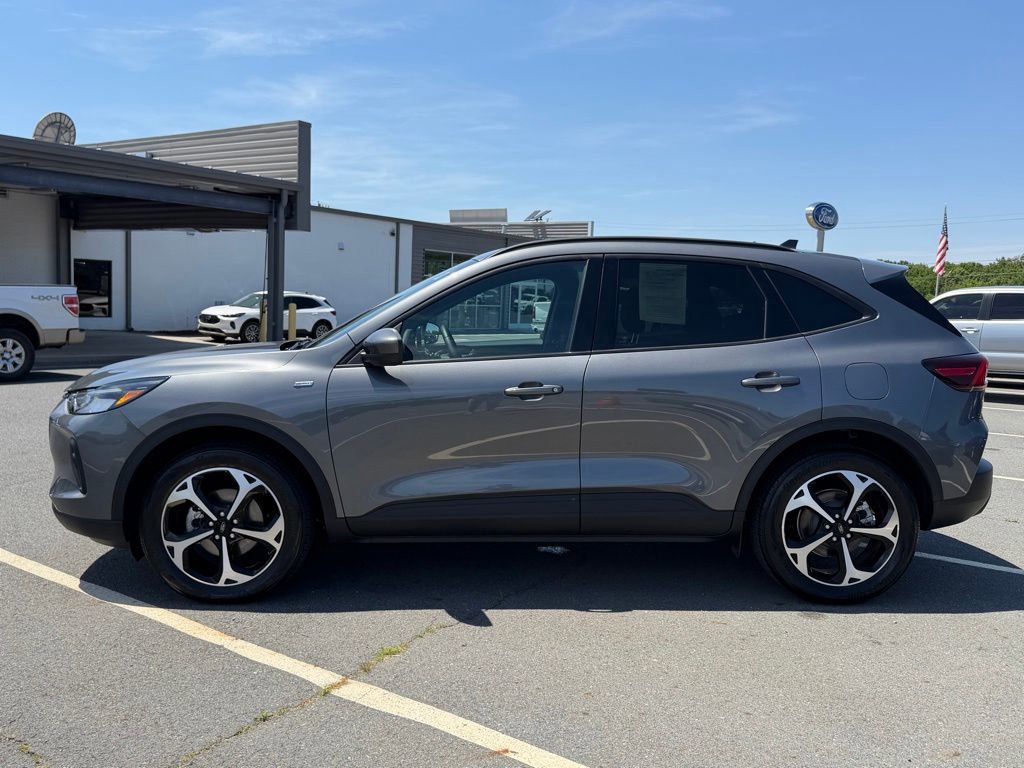 Used 2025 Ford Escape ST-Line Select AWD/4WD image 8