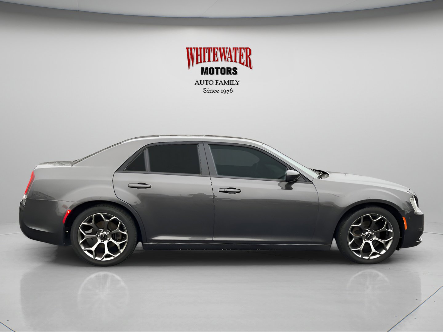 Used 2016 Chrysler 300 S image 6