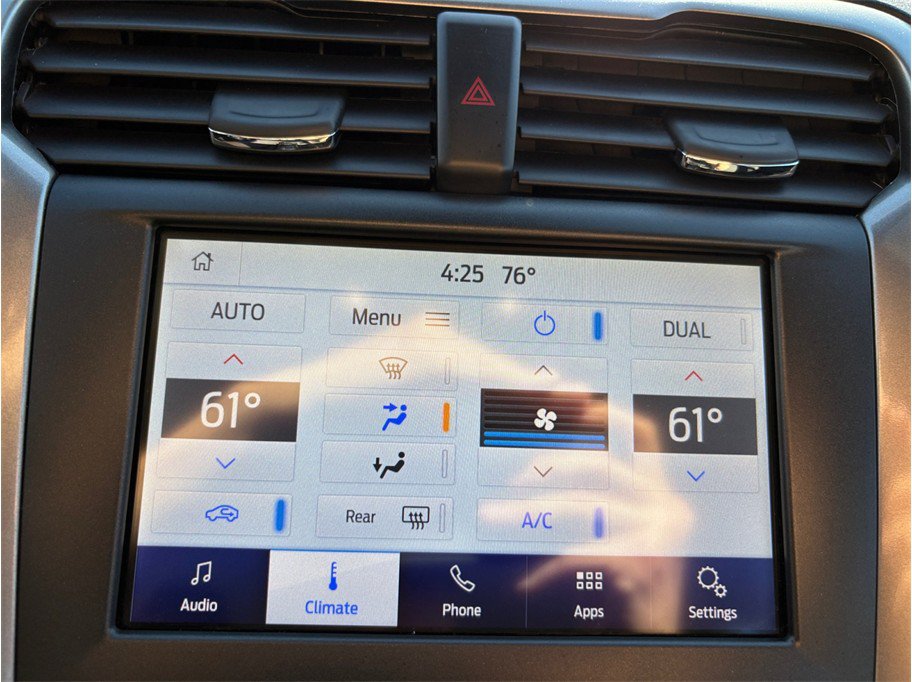 Used 2019 Ford Fusion SE FWD image 27