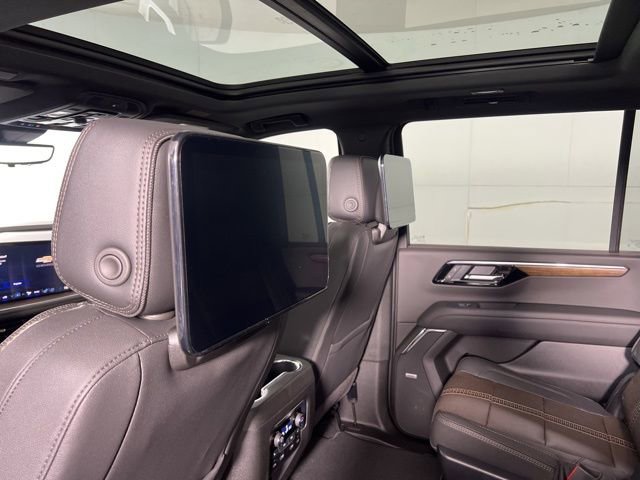 New 2026 Chevrolet Suburban High Country image 11