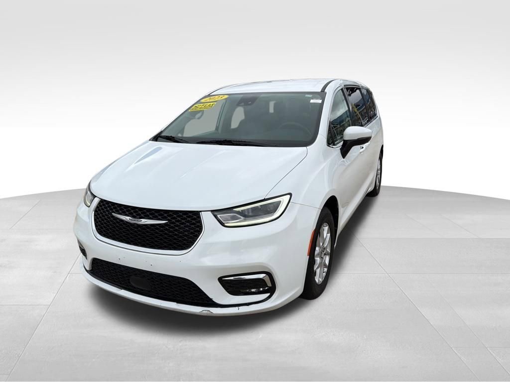 Used 2023 Chrysler Pacifica Touring-L image 5