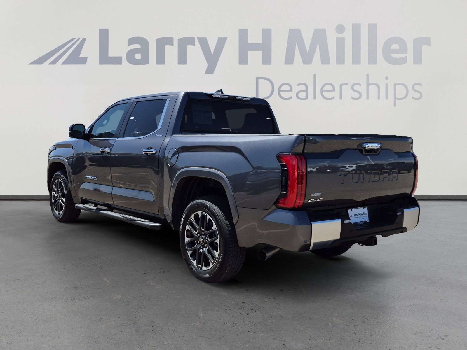 Used 2025 Toyota Tundra Limited image 3