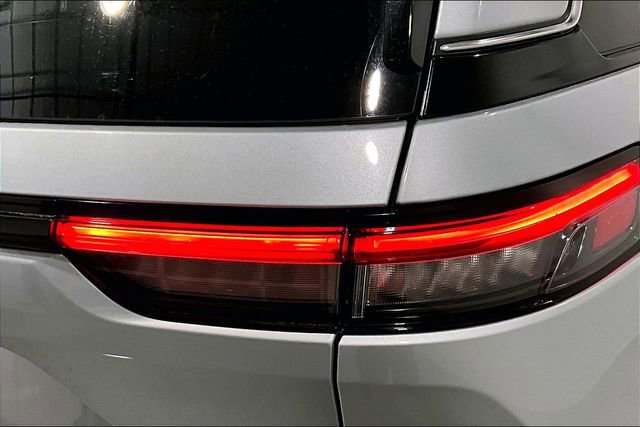 Used 2023 Jeep Grand Cherokee Limited w/ Luxury Tech Group II image 24