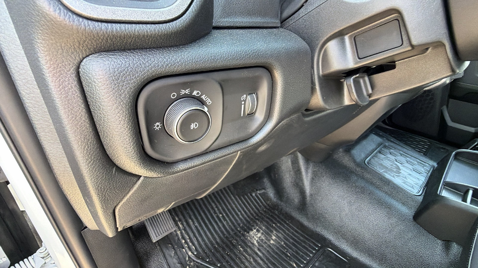 New 2026 RAM 5500 Tradesman w/ Chrome Appearance Group AWD/4WD image 21