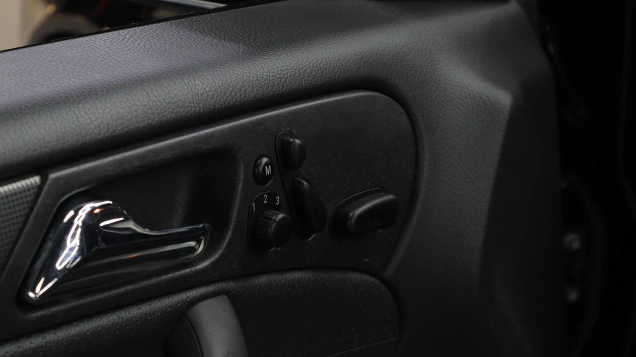 Used 2003 Mercedes-Benz C 230 Sedan image 18