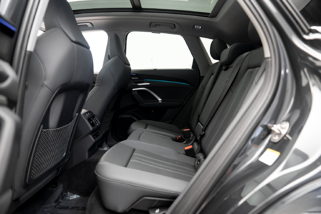Certified 2025 Audi Q5 Prestige AWD/4WD image 8