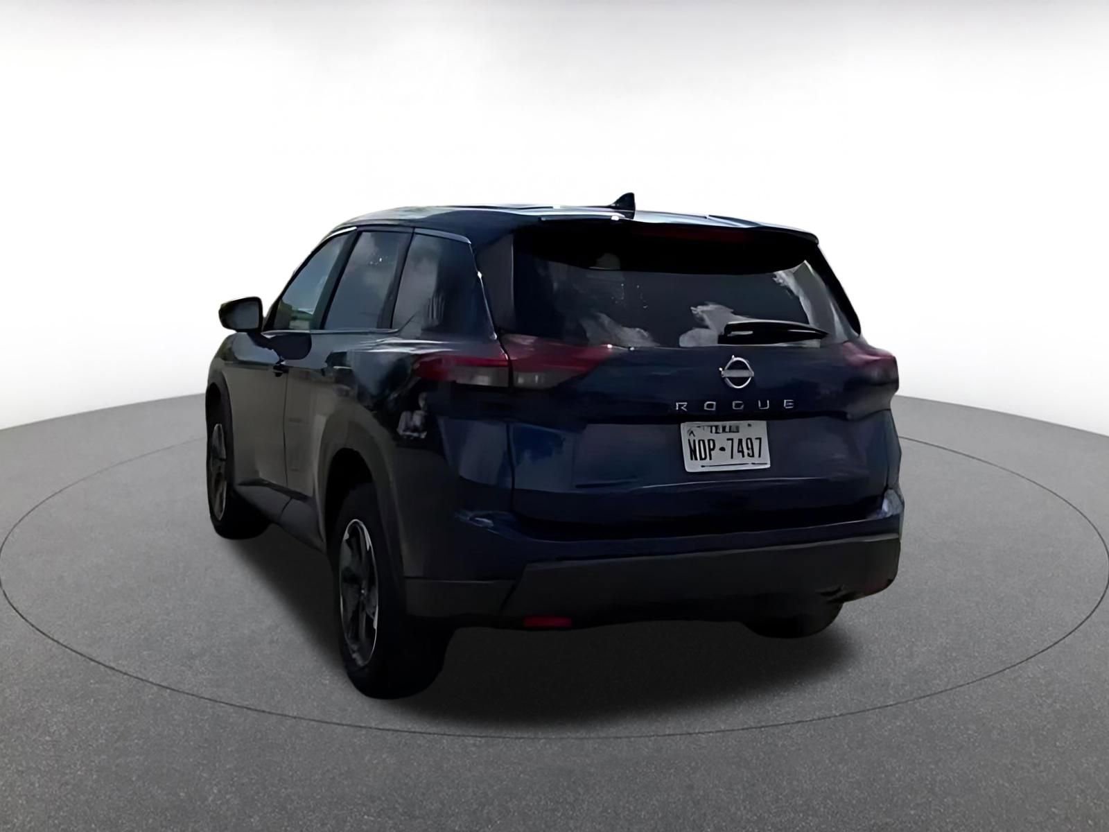 Used 2025 Nissan Rogue SV AWD/4WD image 12