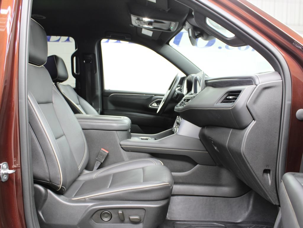 Used 2023 GMC Yukon XL SLT AWD/4WD image 28