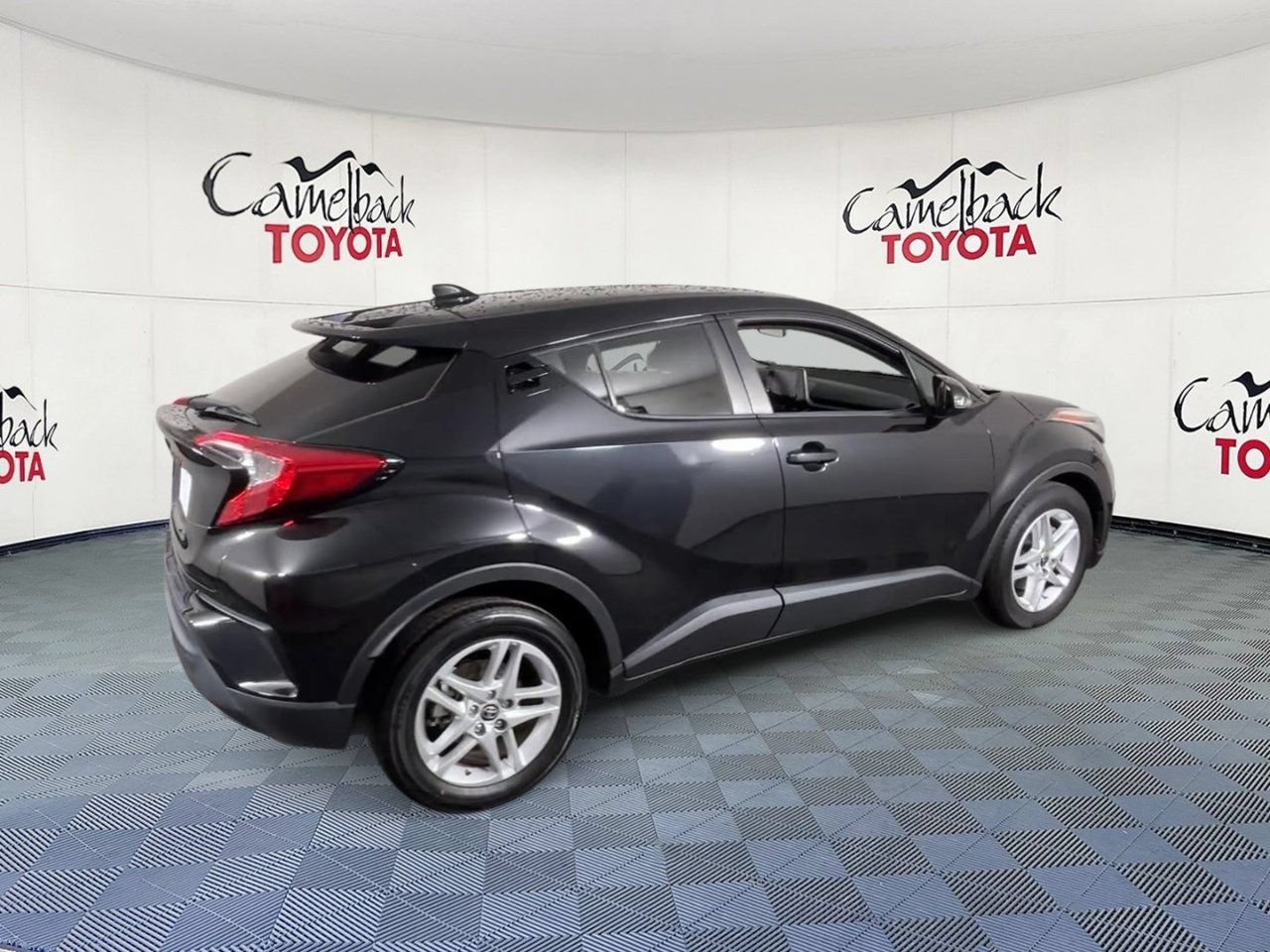 Used 2020 Toyota C-HR LE FWD image 3