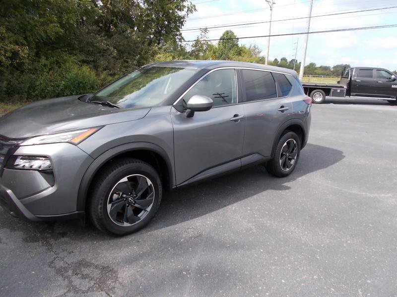Used 2024 Nissan Rogue SV image 7