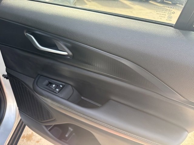 Used 2024 Jeep Grand Cherokee Altitude image 26