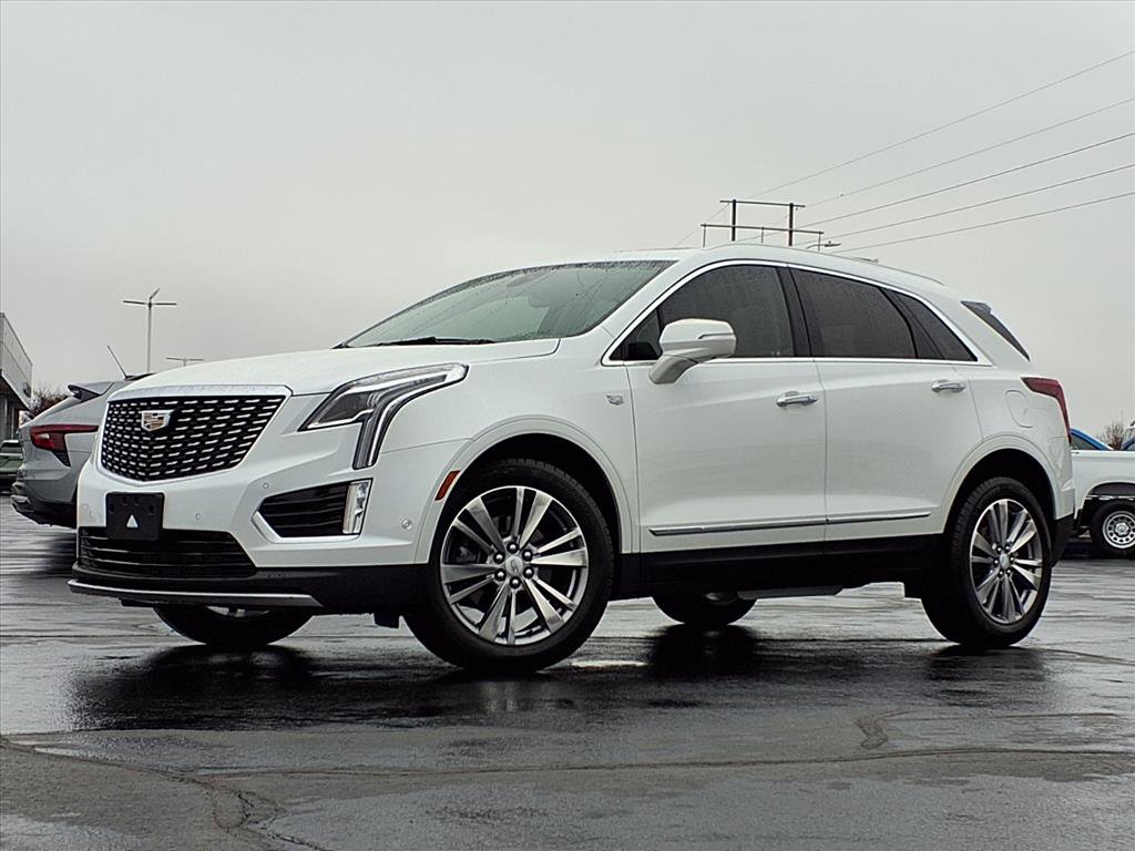 Used 2024 Cadillac XT5 Premium Luxury w/ Technology Package image 2