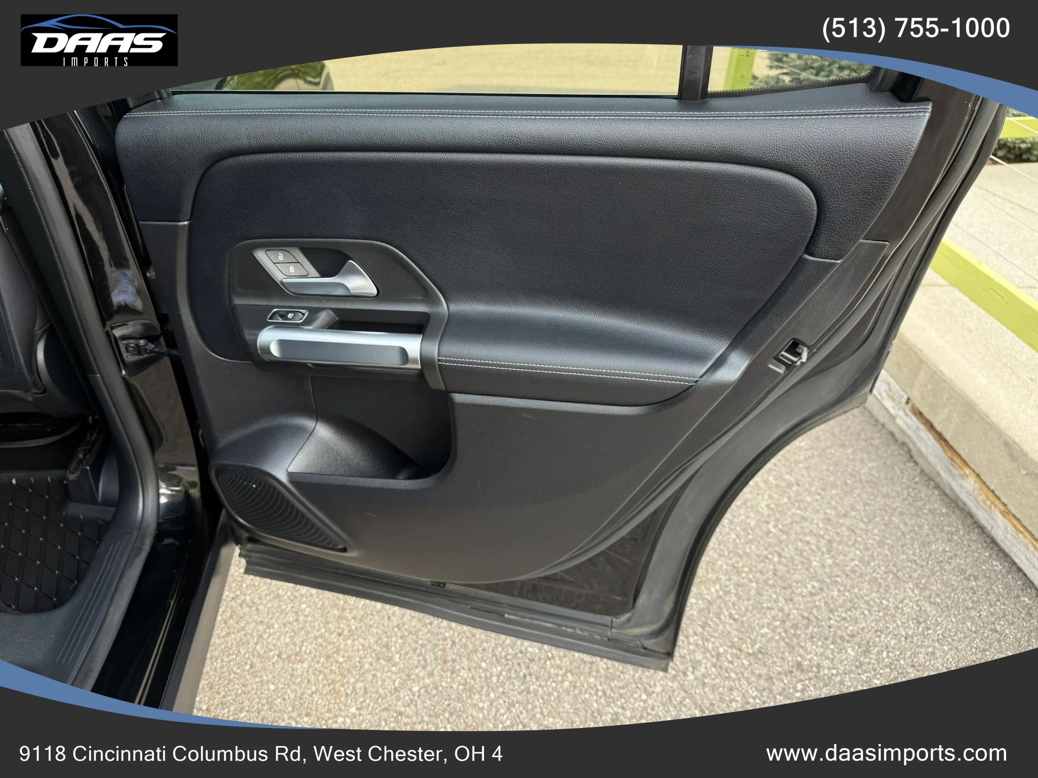 Used 2021 Mercedes-Benz GLB 250 4MATIC w/ Premium Package image 29