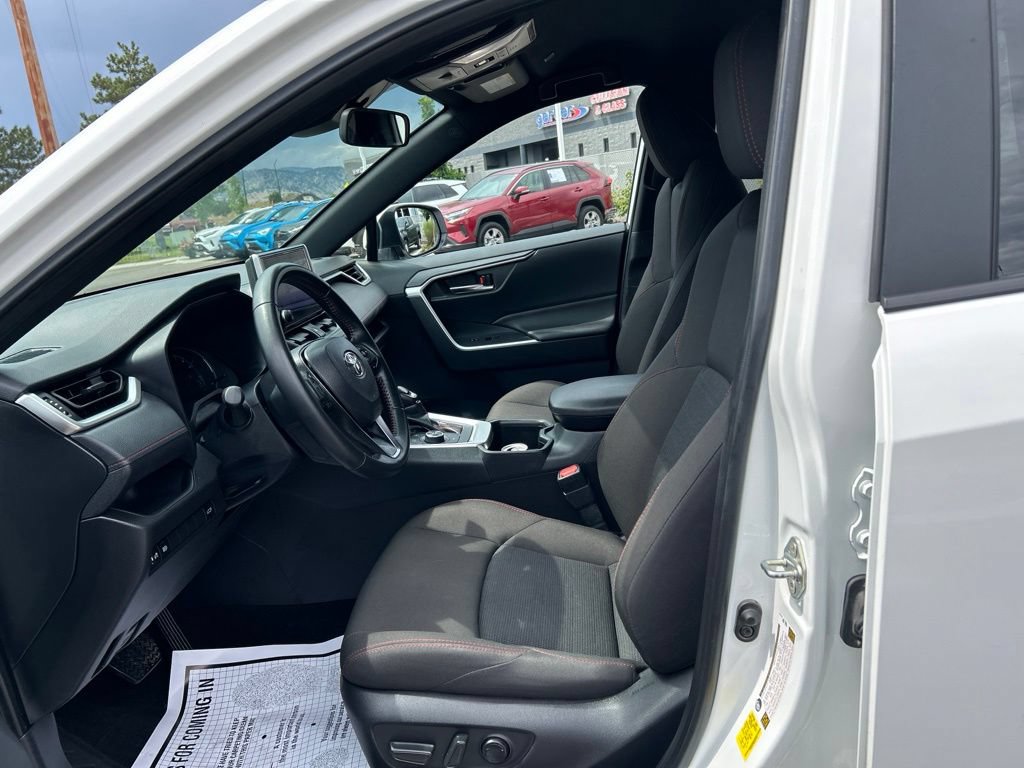 Used 2025 Toyota RAV4 SE AWD/4WD image 25