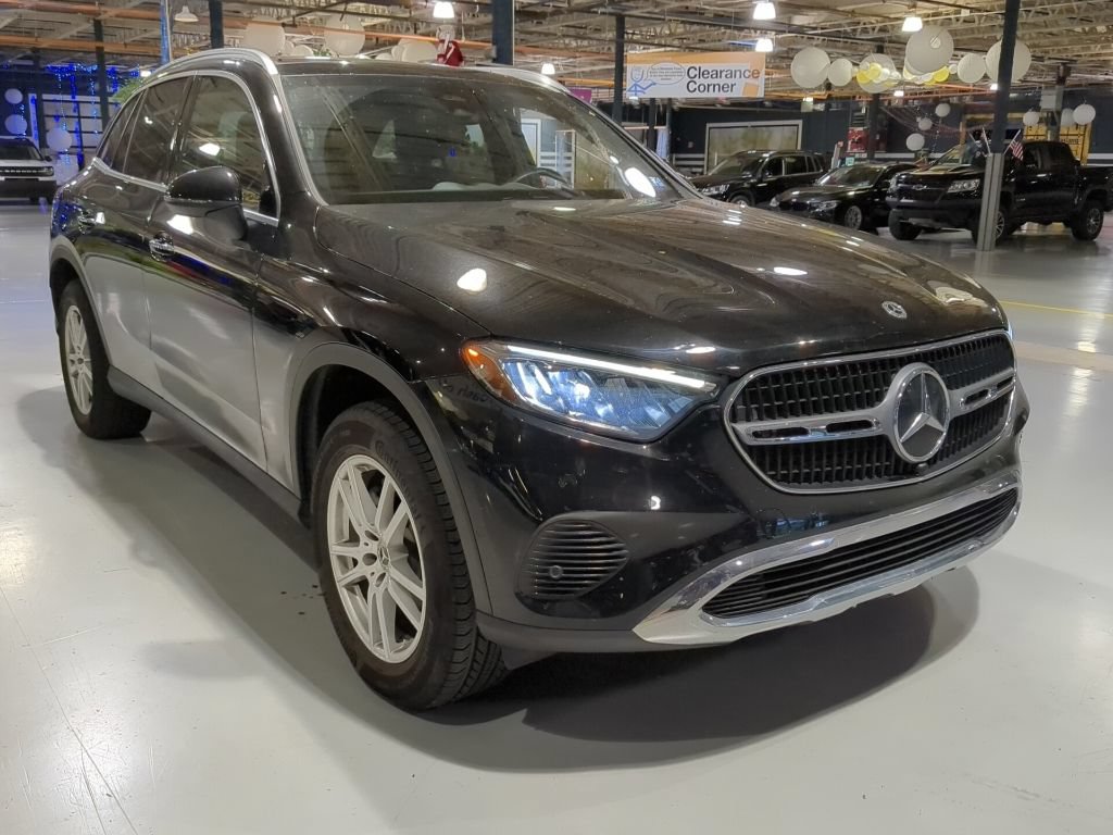 Used 2023 Mercedes-Benz GLC 300 4MATIC image 5