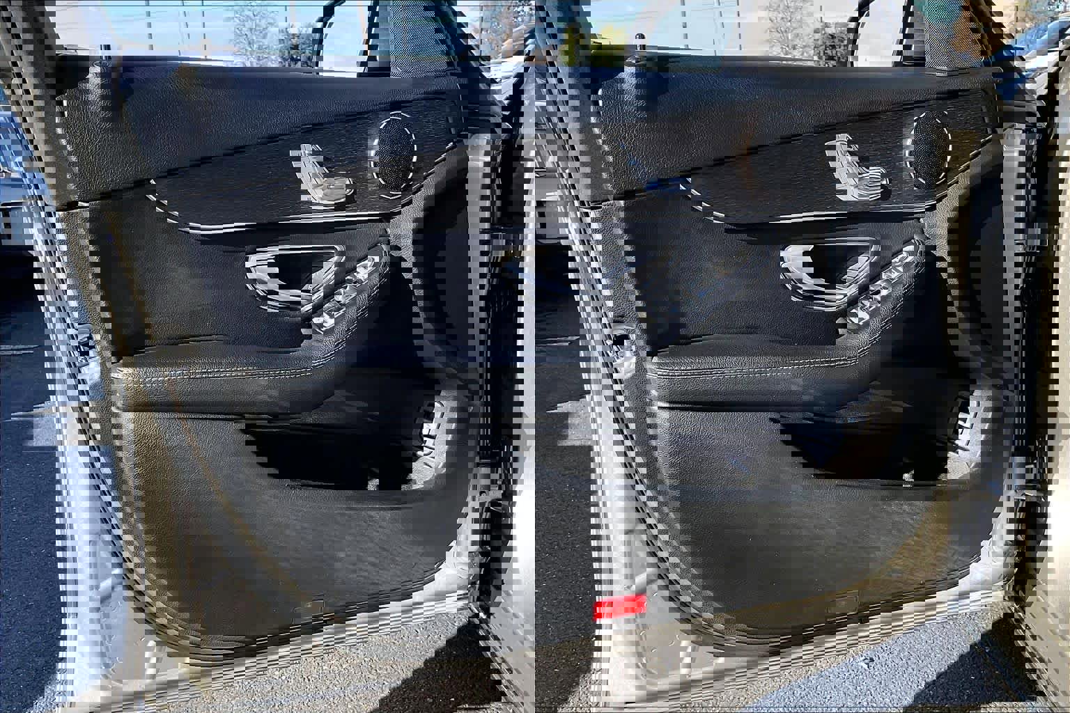 Used 2019 Mercedes-Benz C 300 Sedan image 25