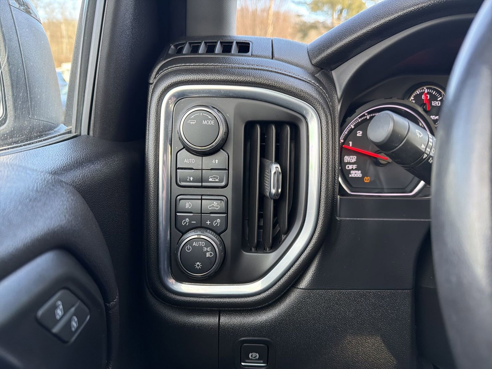 Used 2020 Chevrolet Silverado 1500 RST w/ Rally Edition AWD/4WD image 18