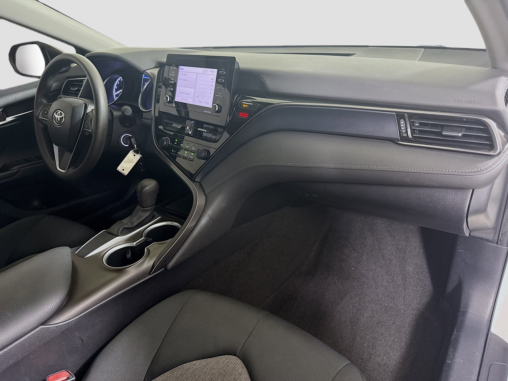Used 2021 Toyota Camry LE FWD image 29