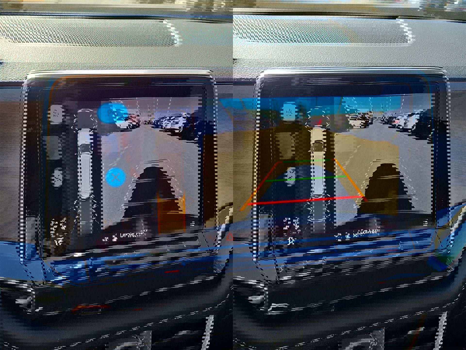 Used 2025 Volkswagen Atlas SE image 18