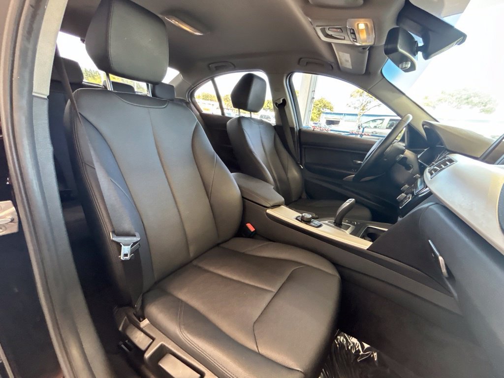 Used 2016 BMW 320i xDrive Sedan AWD/4WD image 25
