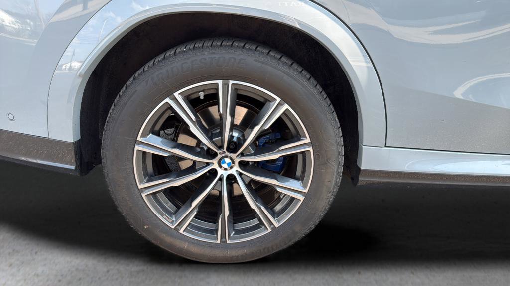 Used 2026 BMW X6 xDrive40i image 14