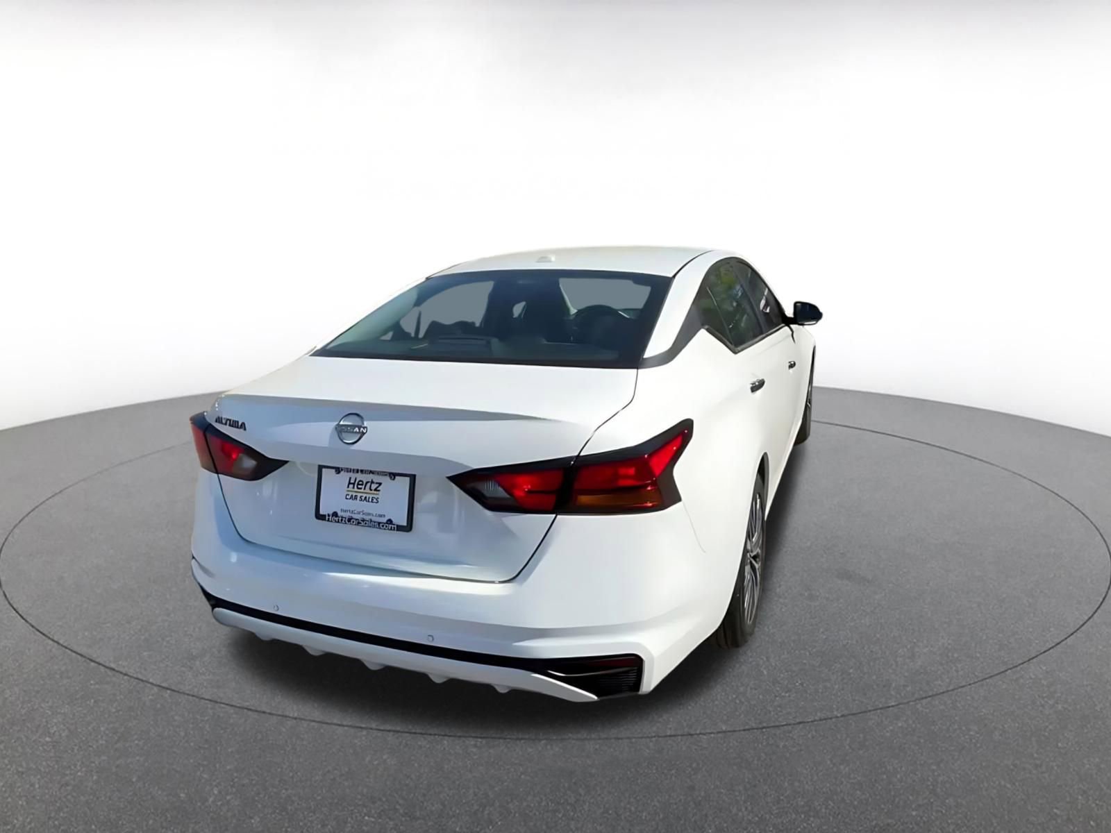 Used 2025 Nissan Altima 2.5 SV FWD image 15