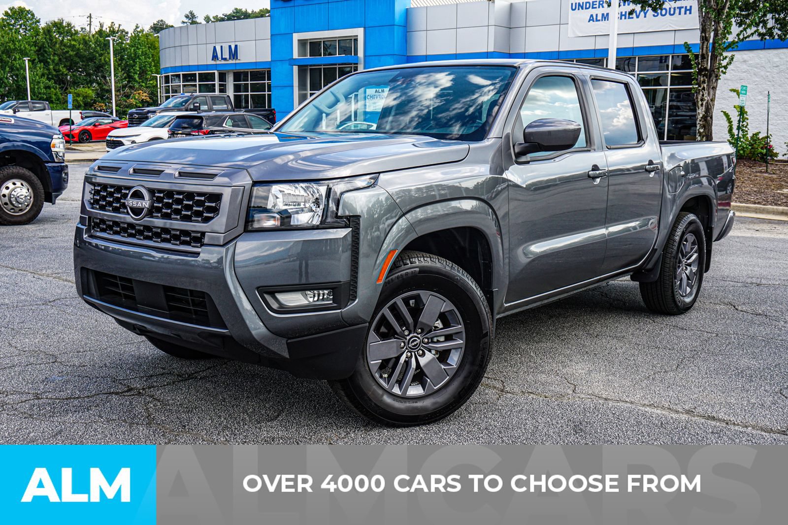 Used 2025 Nissan Frontier SV w/ SV Convenience Package RWD image 2