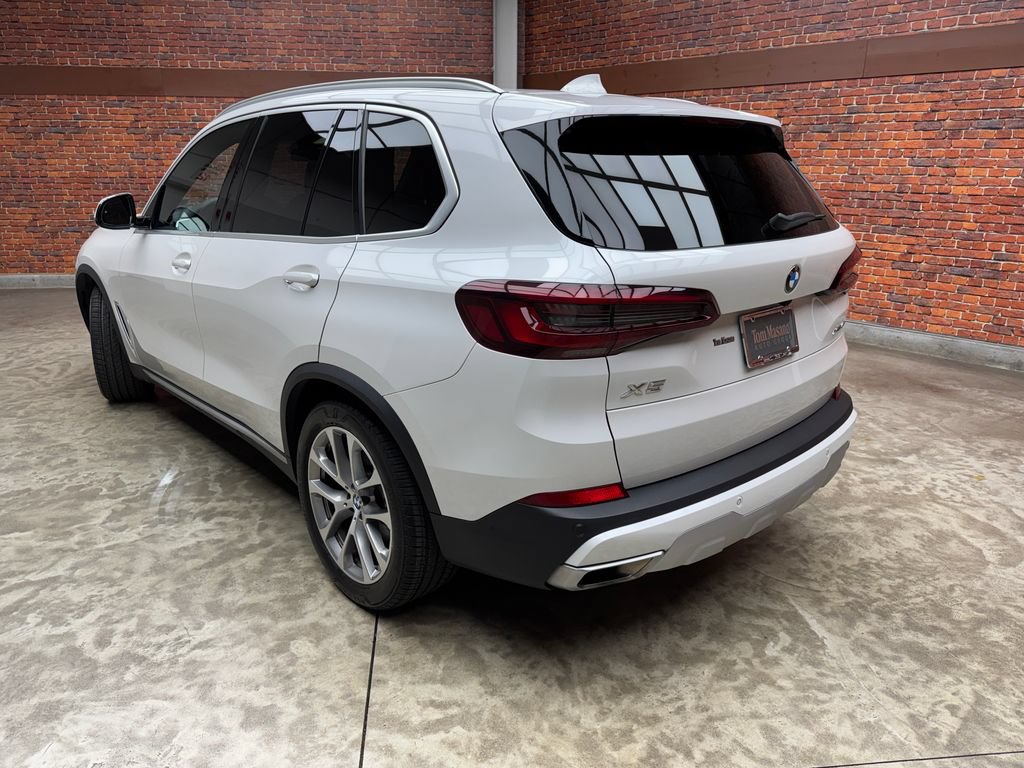 Certified 2023 BMW X5 xDrive40i w/ Premium Package AWD/4WD image 2
