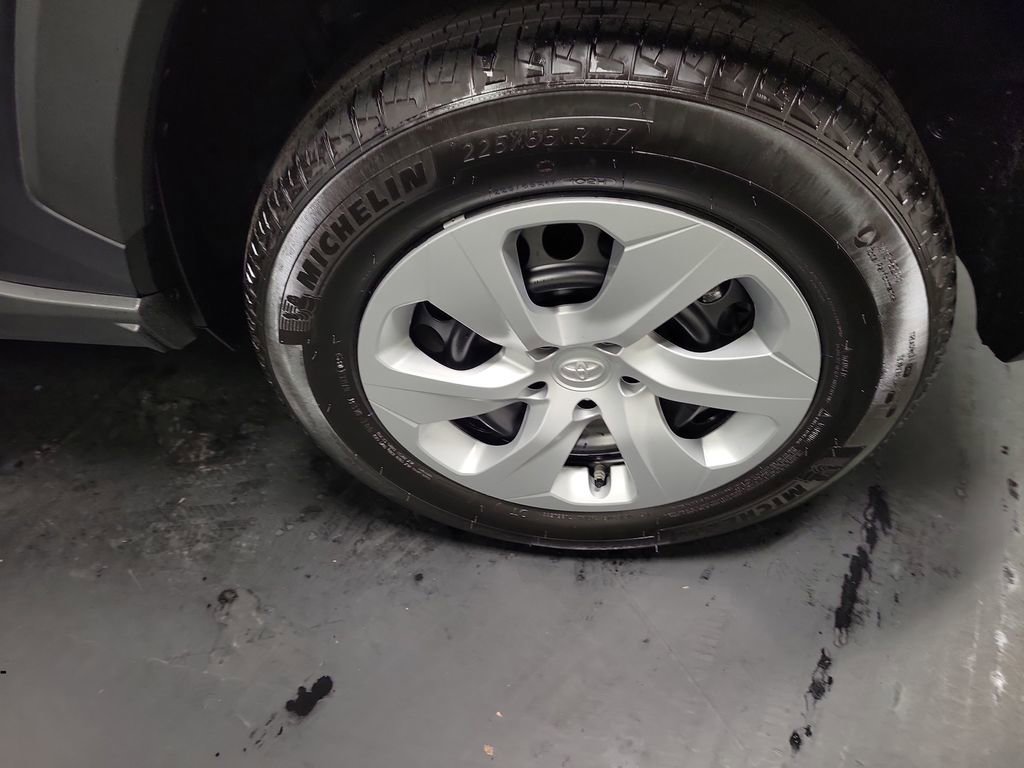 Used 2025 Toyota RAV4 LE image 10