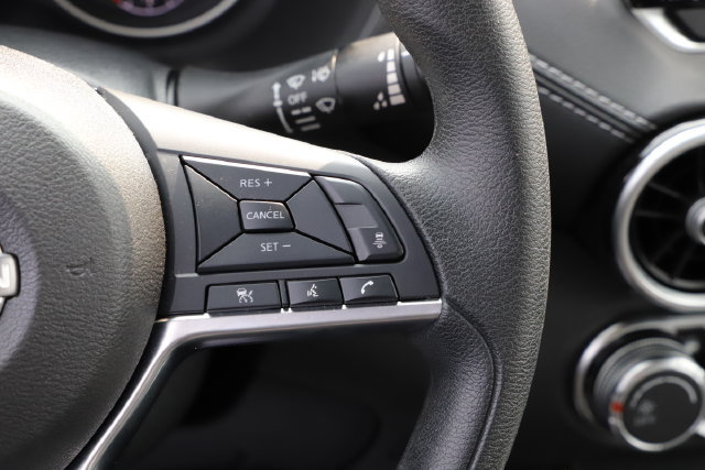 Used 2025 Nissan Sentra SV FWD image 22
