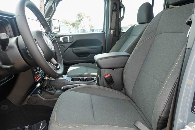 New 2025 Jeep Gladiator Willys image 14