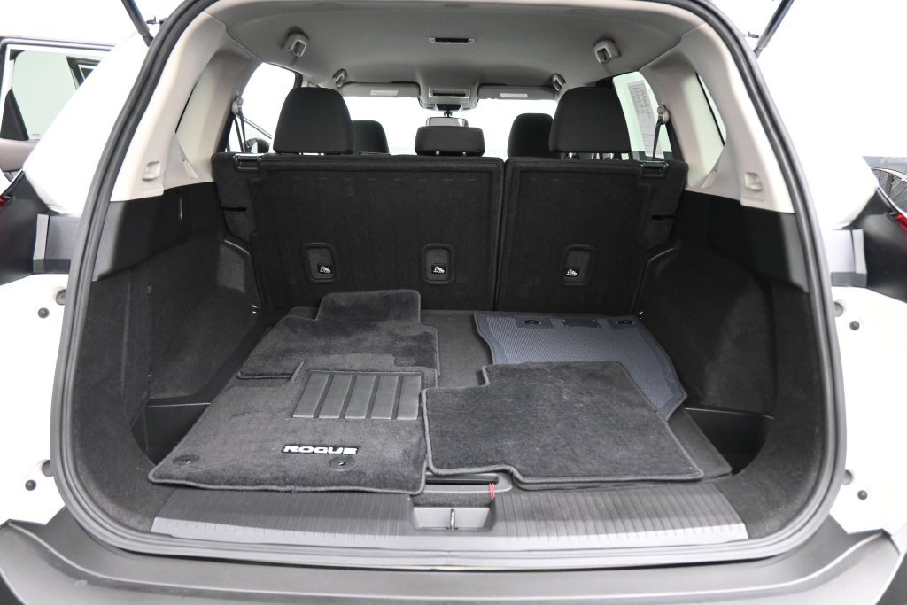 Used 2023 Nissan Rogue S FWD image 15