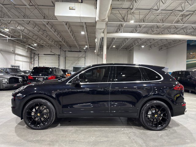 Used 2015 Porsche Cayenne S image 34