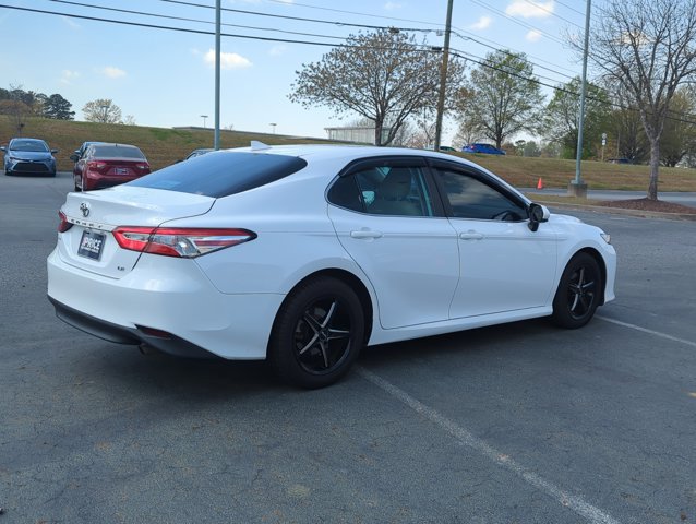 Used 2019 Toyota Camry LE image 5