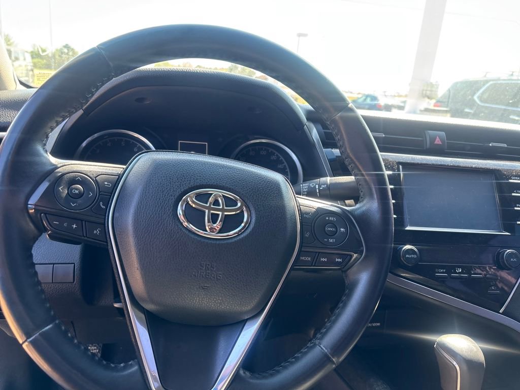Used 2018 Toyota Camry SE w/ Convenience Package image 5