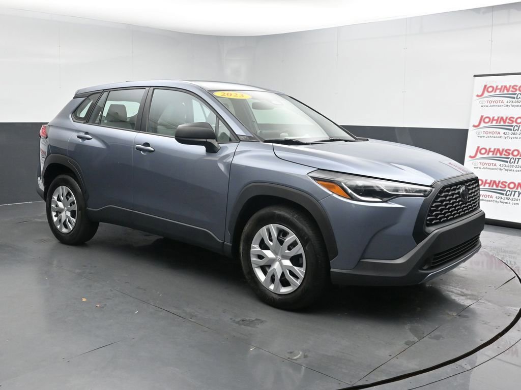 Used 2023 Toyota Corolla Cross L image 2