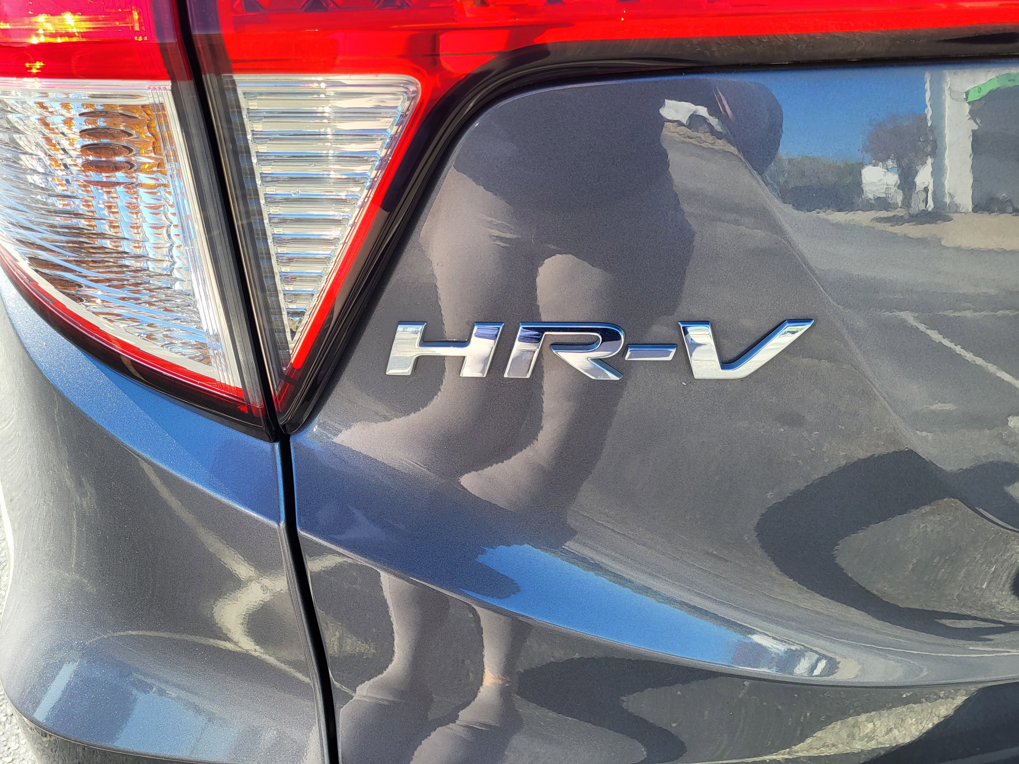 Used 2019 Honda HR-V LX image 8