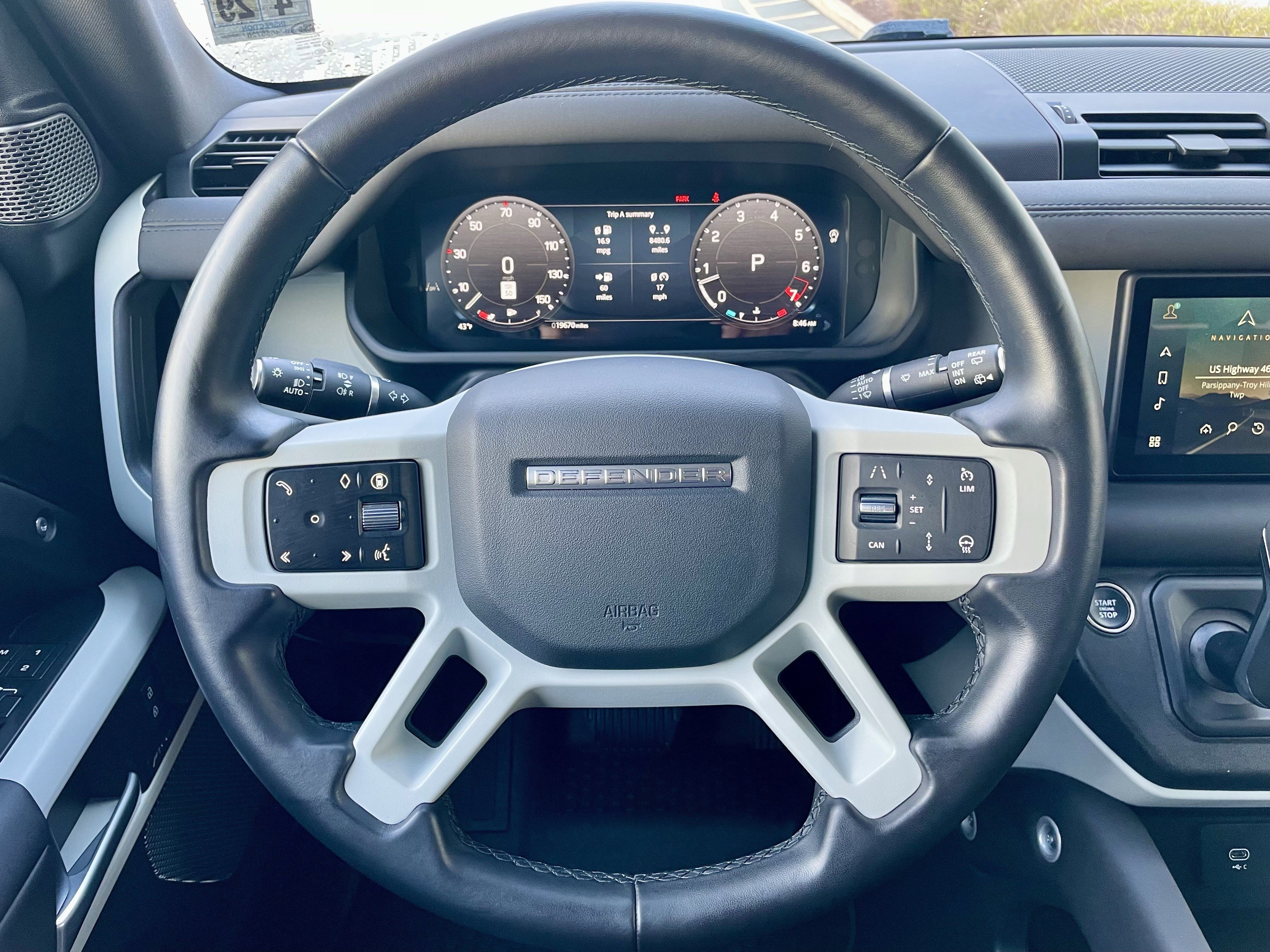 Used 2024 Land Rover Defender 110 S image 21