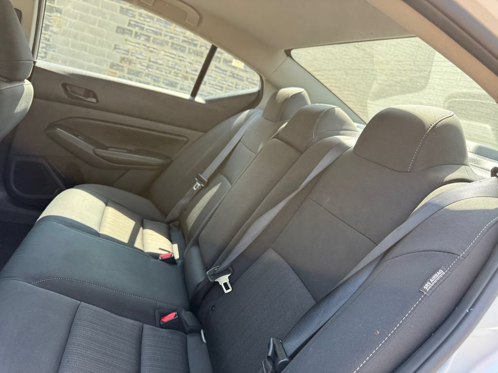 Used 2025 Nissan Altima 2.5 SV FWD image 25