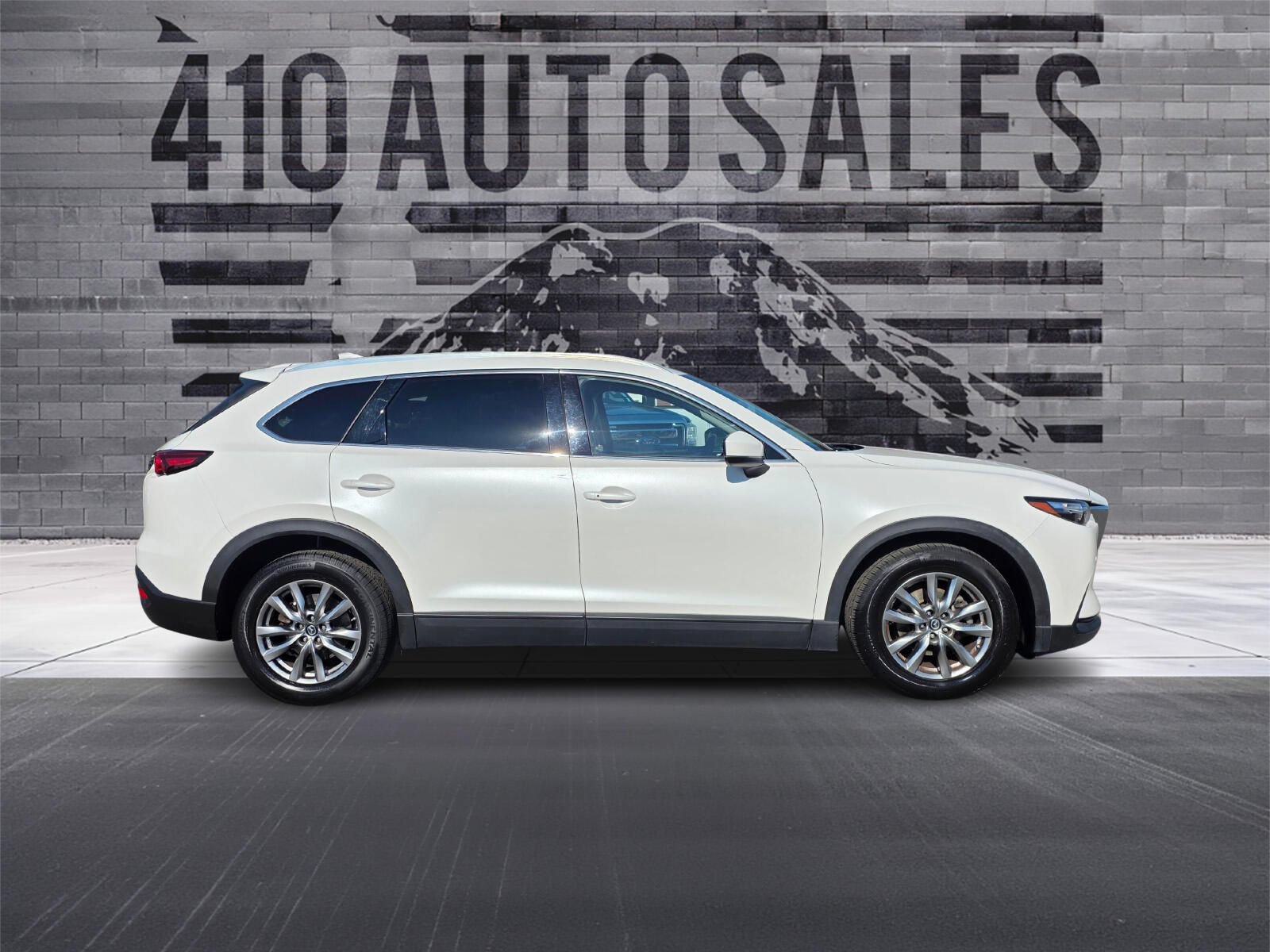 Used 2018 MAZDA CX-9 Touring w/ Touring Premium Package AWD/4WD image 2