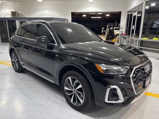 Used 2023 Audi Q5 2.0T Premium Plus w/ Premium Plus Package AWD/4WD image 4