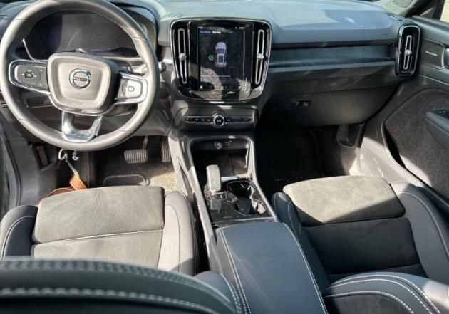 Used 2023 Volvo XC40 Recharge Ultimate image 7