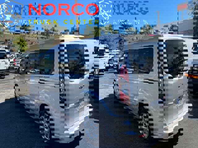 Used 2018 Ford Transit Connect XLT image 11