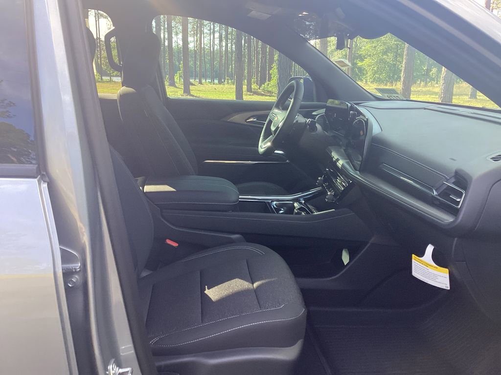 New 2026 Chevrolet Traverse LT w/ Driver Confidence Package FWD image 23