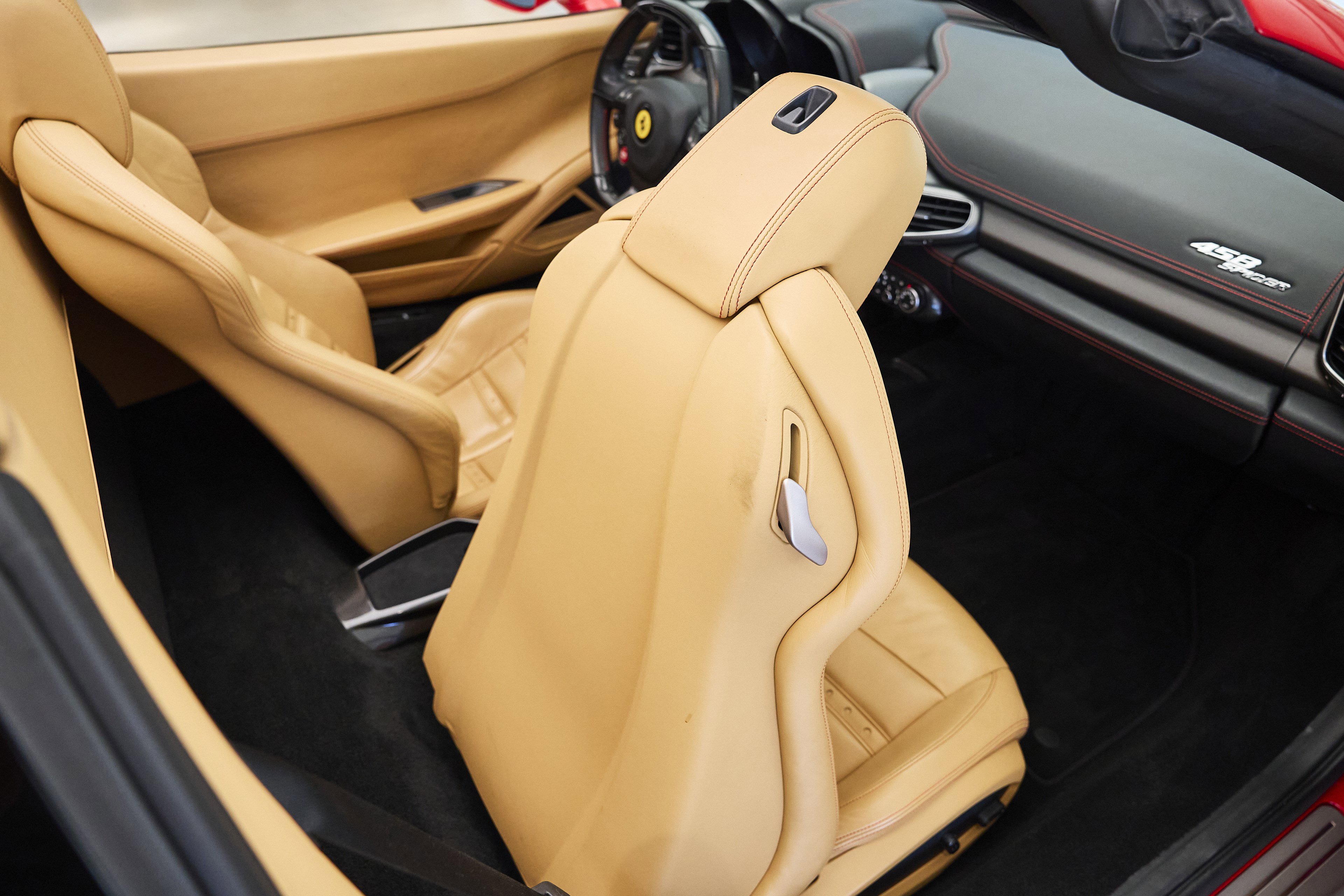 Used 2014 Ferrari 458 Spider image 27