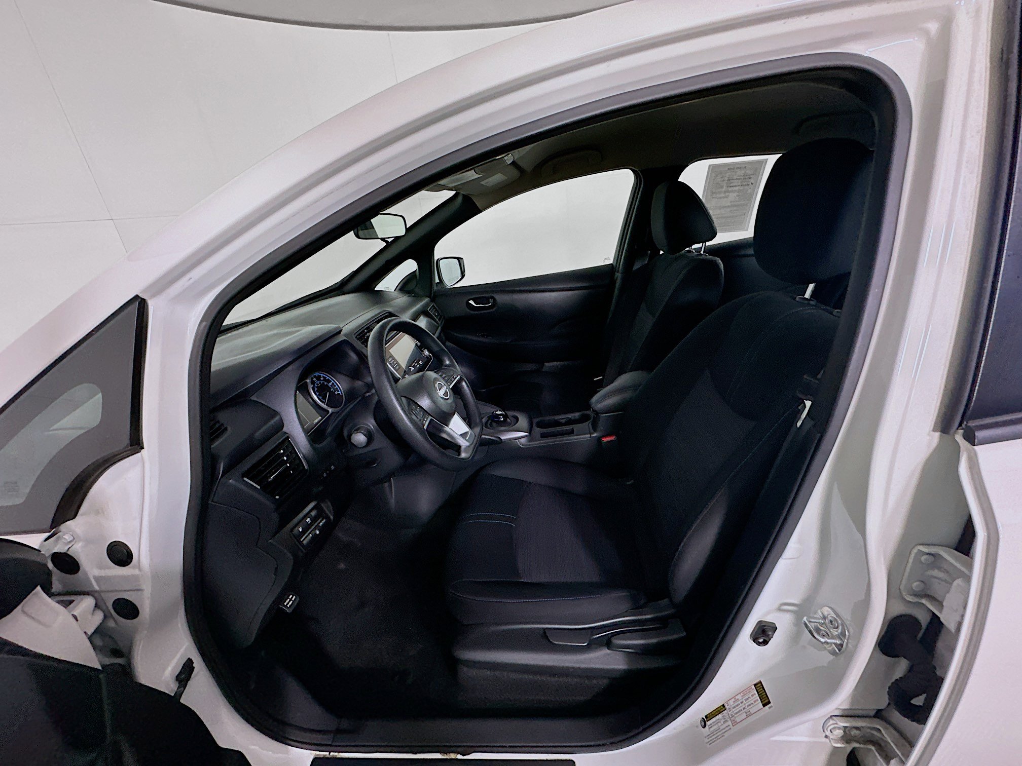 Used 2025 Nissan Leaf S FWD image 13