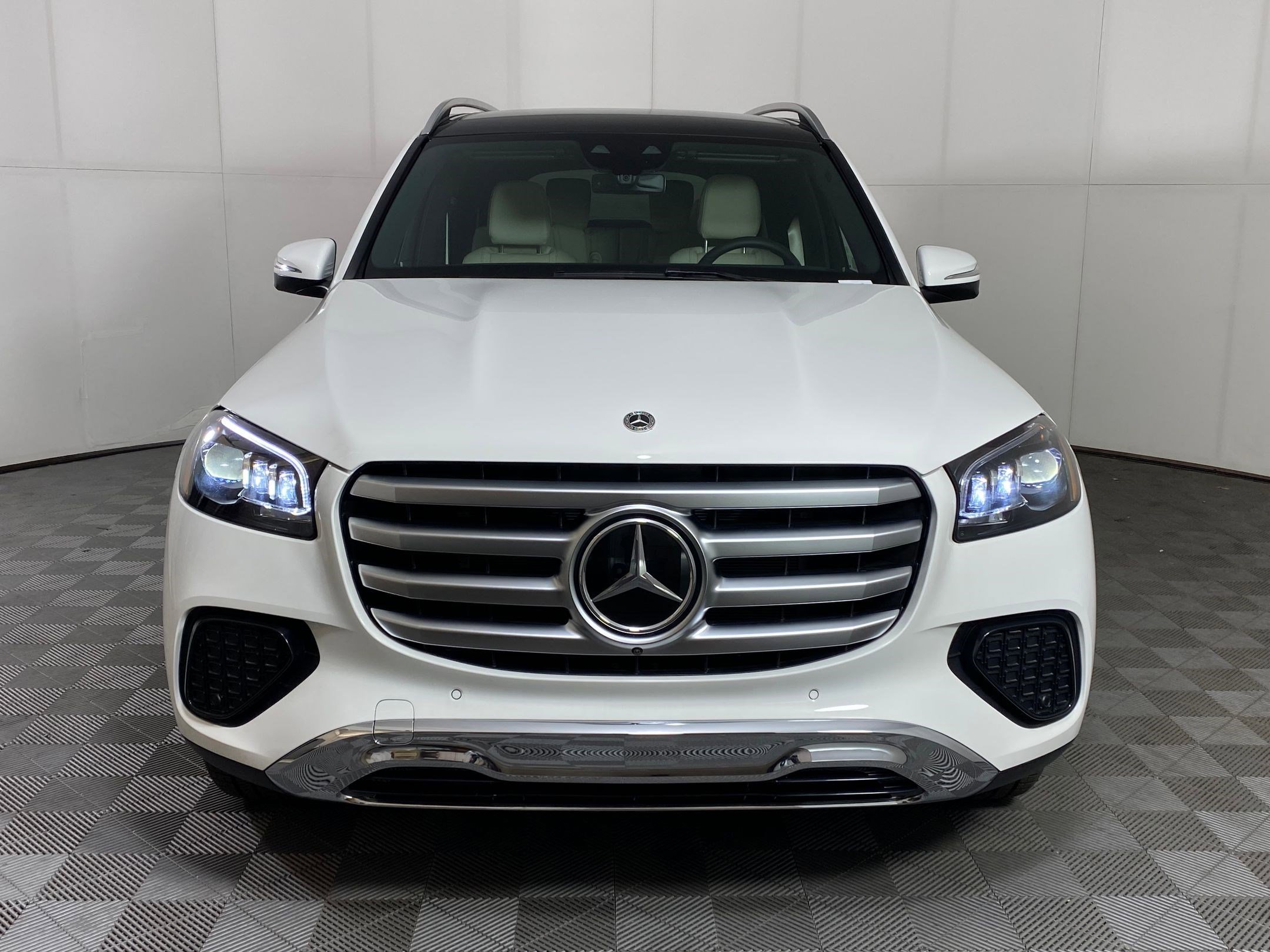 New 2025 Mercedes-Benz GLS 450 4MATIC image 5