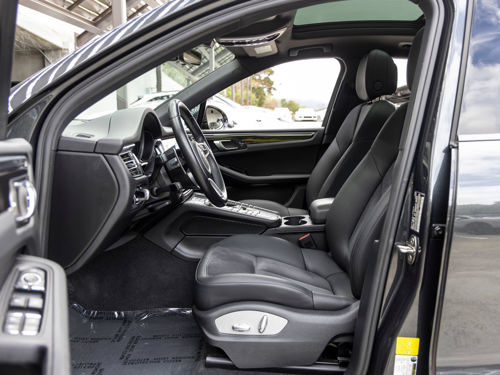 Certified 2021 Porsche Macan S AWD/4WD image 28
